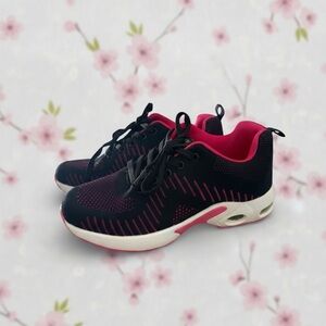 Dannto Womans Running shoes size 7